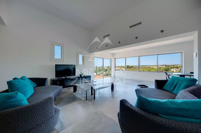 Image No.4-4 Bed House for sale