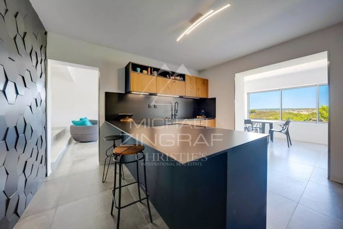 Image No.7-4 Bed House for sale