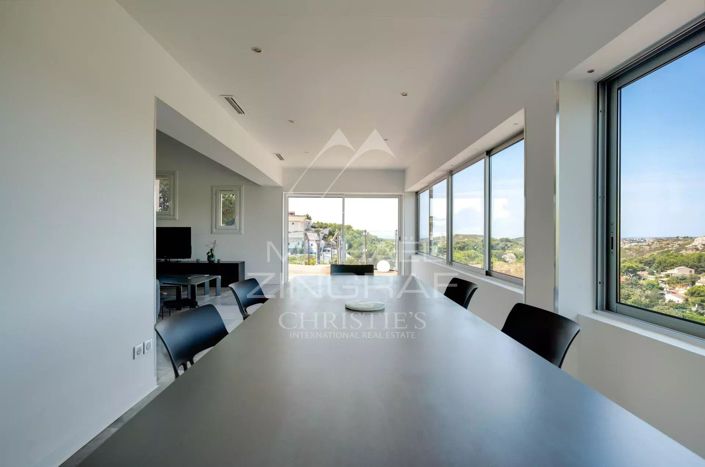 Image No.8-4 Bed House for sale