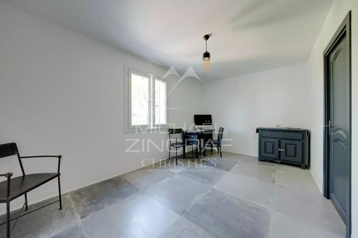 Image No.9-4 Bed House for sale