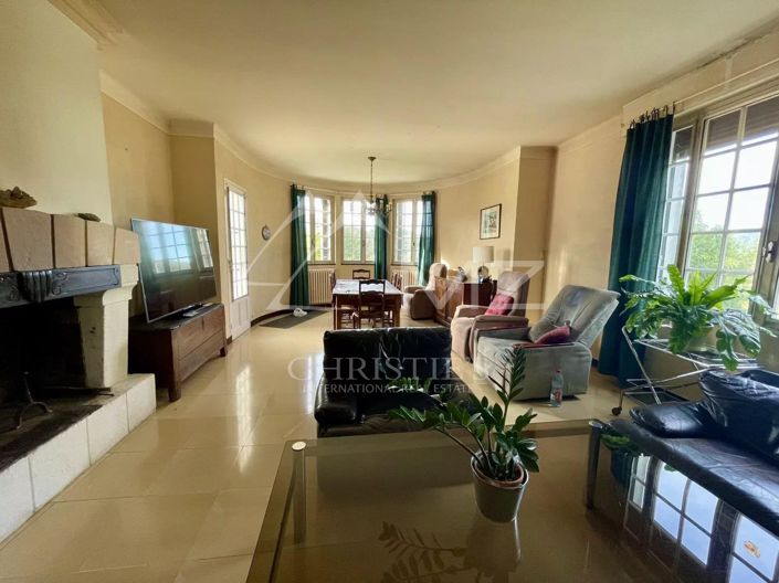 Image No.17-3 Bed House for sale