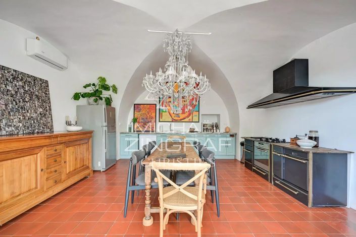 Image No.10-7 Bed House for sale