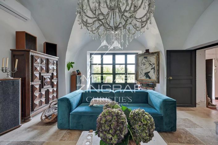 Image No.8-7 Bed House for sale