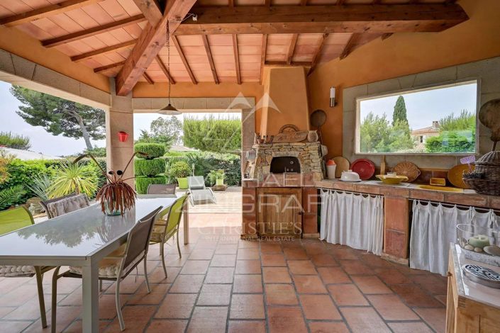 Image No.12-4 Bed House for sale