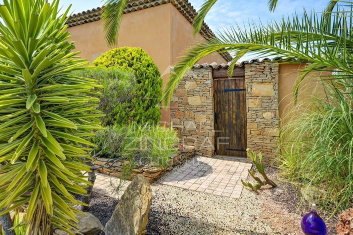 Image No.22-4 Bed House for sale