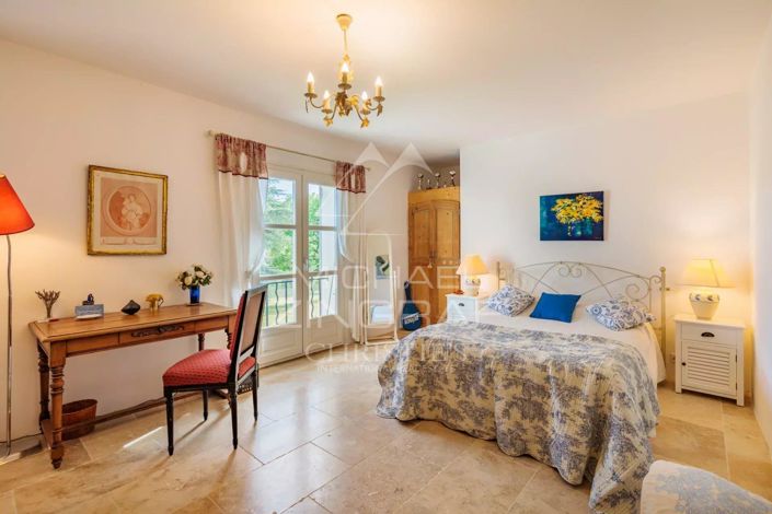 Image No.10-5 Bed House for sale