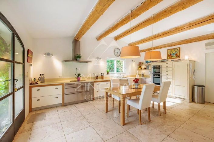 Image No.7-5 Bed House for sale