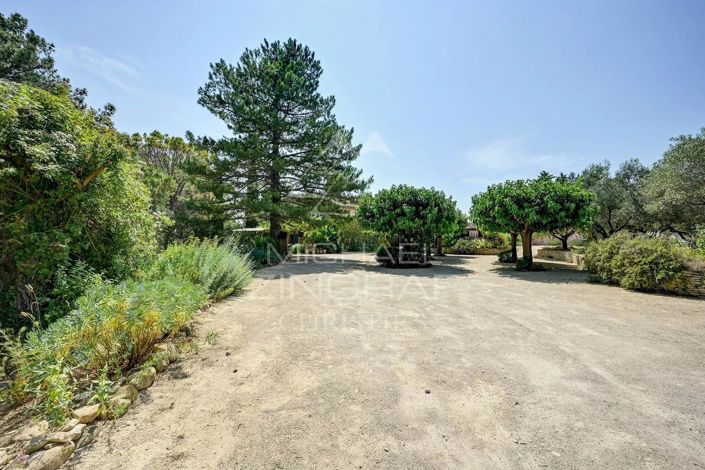 Image No.18-7 Bed House for sale