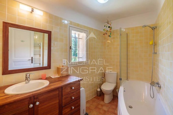 Image No.6-7 Bed House for sale