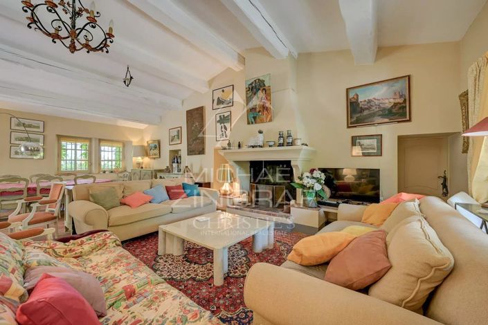 Image No.8-7 Bed House for sale