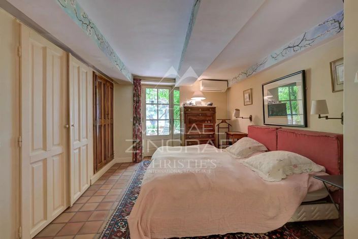 Image No.9-7 Bed House for sale