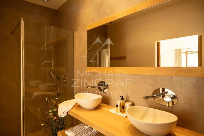 Image No.11-10 Bed House for sale