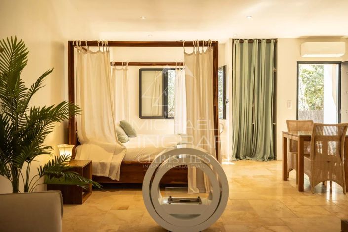 Image No.12-10 Bed House for sale