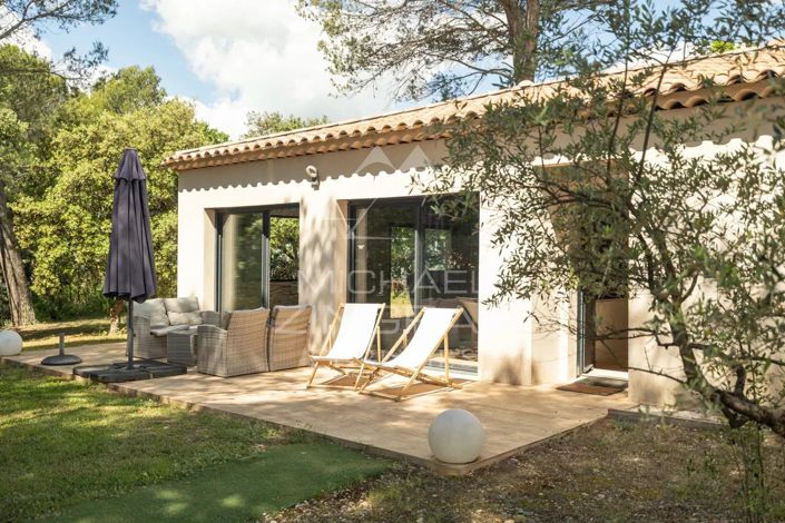 Image No.6-10 Bed House for sale