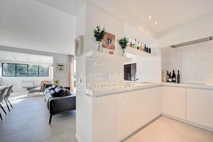 Image No.10-4 Bed House for sale