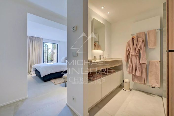 Image No.13-4 Bed House for sale