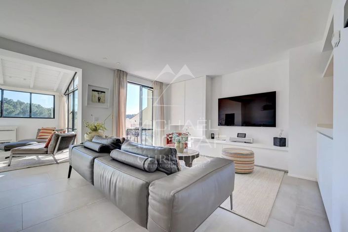 Image No.4-4 Bed House for sale