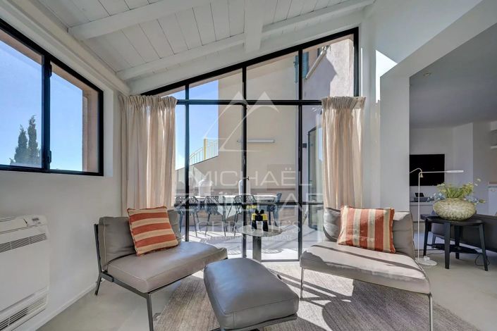 Image No.6-4 Bed House for sale