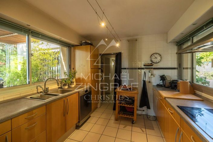 Image No.11-6 Bed House for sale