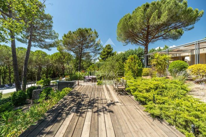 Image No.2-6 Bed House for sale