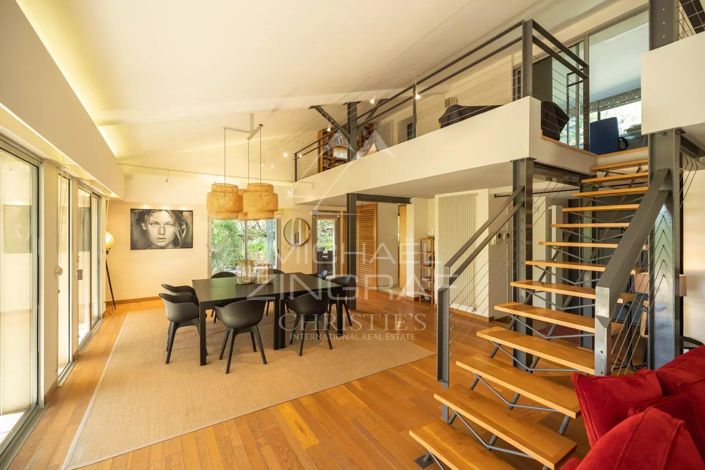 Image No.5-6 Bed House for sale