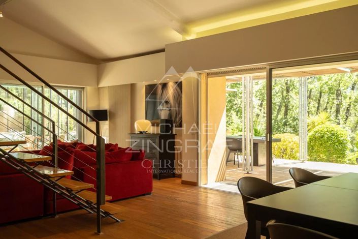 Image No.6-6 Bed House for sale