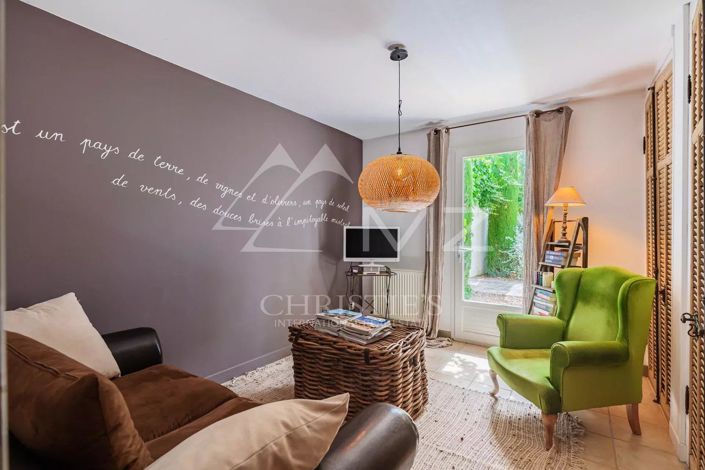 Image No.8-4 Bed House for sale