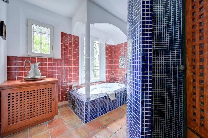 Image No.10-4 Bed House for sale