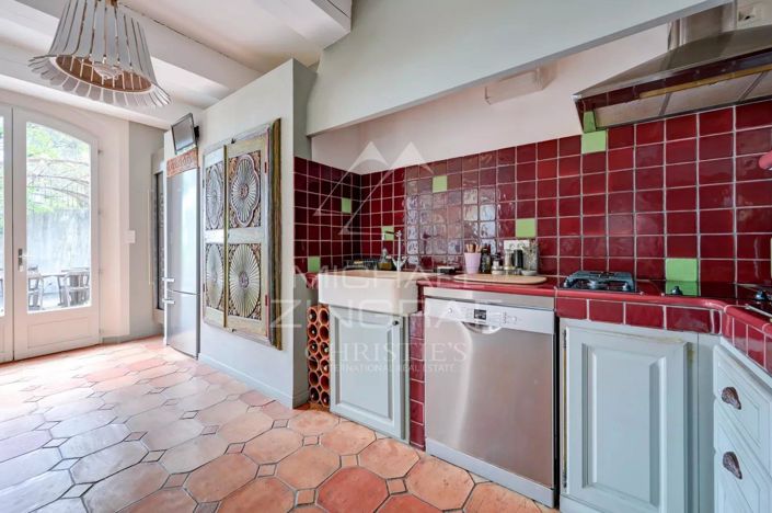 Image No.8-4 Bed House for sale