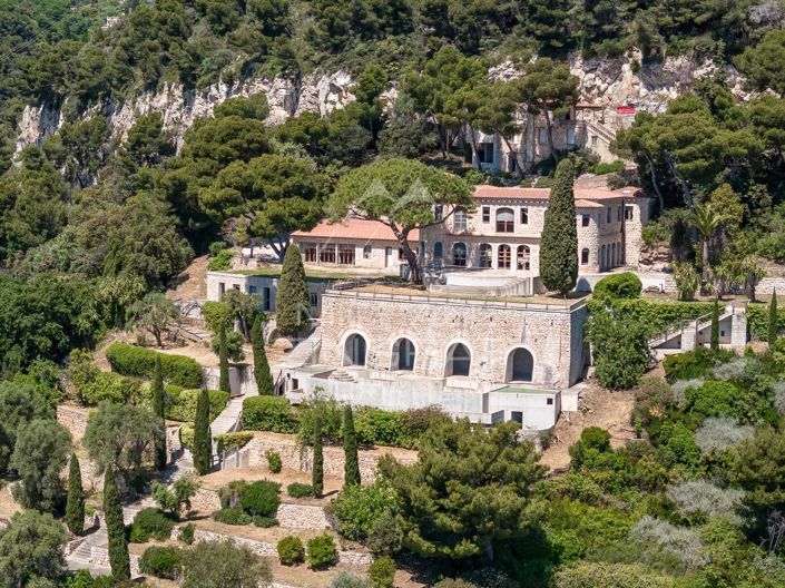 Image No.8-6 Bed House for sale