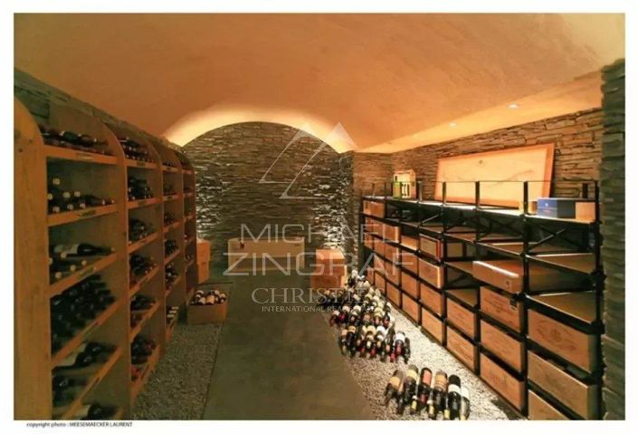 Image No.10-5 Bed House for sale