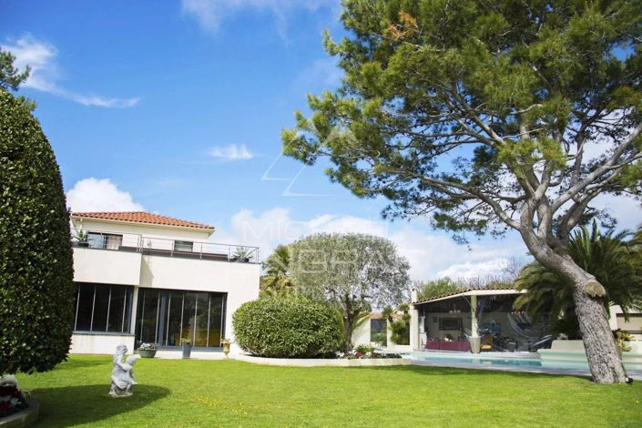 Image No.4-5 Bed House for sale