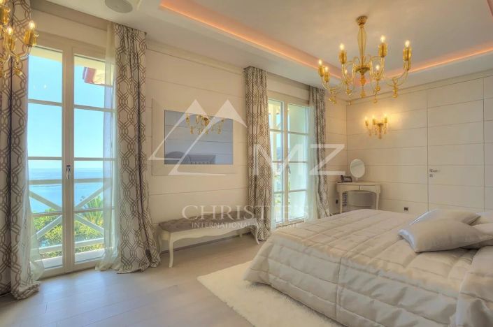 Image No.8-5 Bed House for sale