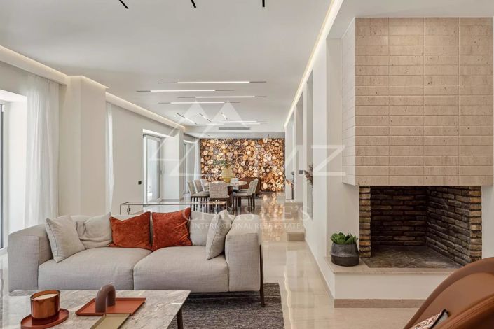 Image No.10-5 Bed House for sale