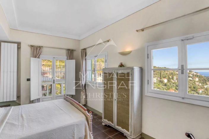 Image No.6-4 Bed House for sale