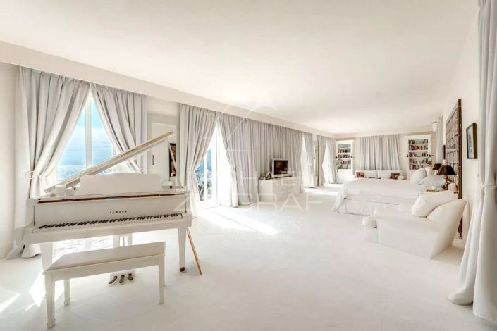 Image No.8-4 Bed House for sale