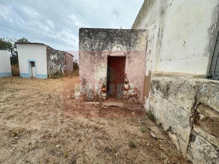 Image No.18-8 Bed House for sale