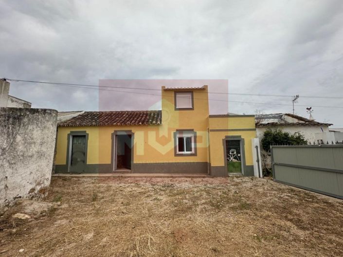 Image No.2-8 Bed House for sale