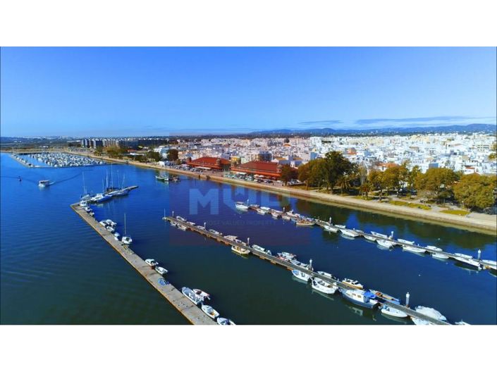 Image No.30-8 Bed House for sale