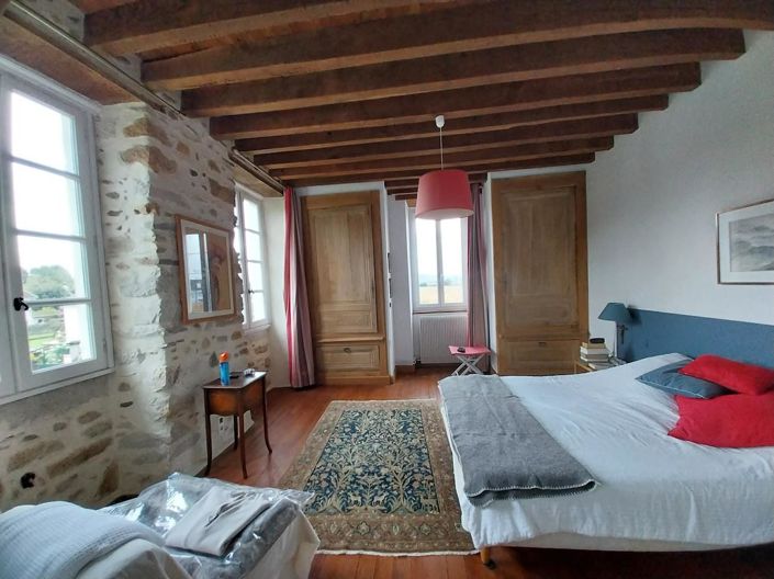 Image No.8-7 Bed House for sale