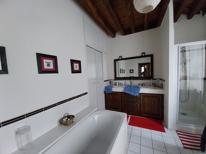 Image No.9-7 Bed House for sale