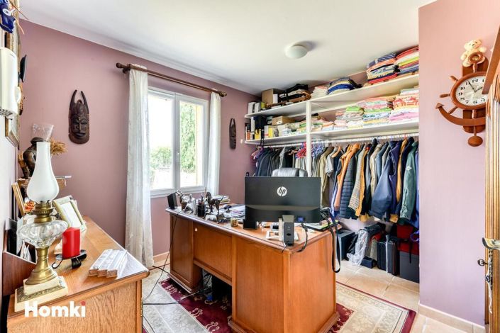 Image No.17-3 Bed House for sale