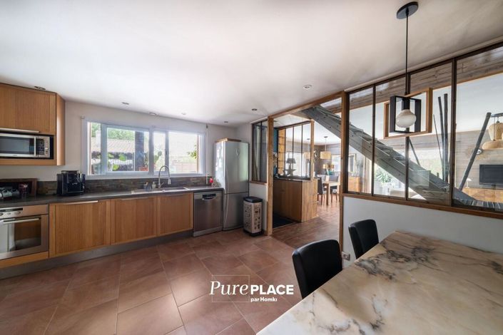 Image No.8-4 Bed House for sale