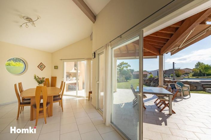 Image No.6-6 Bed House for sale