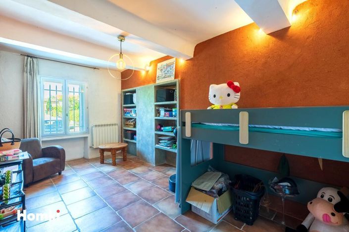 Image No.18-6 Bed House for sale