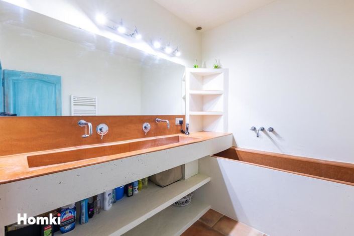 Image No.6-6 Bed House for sale