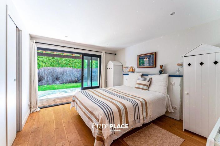 Image No.16-6 Bed House for sale