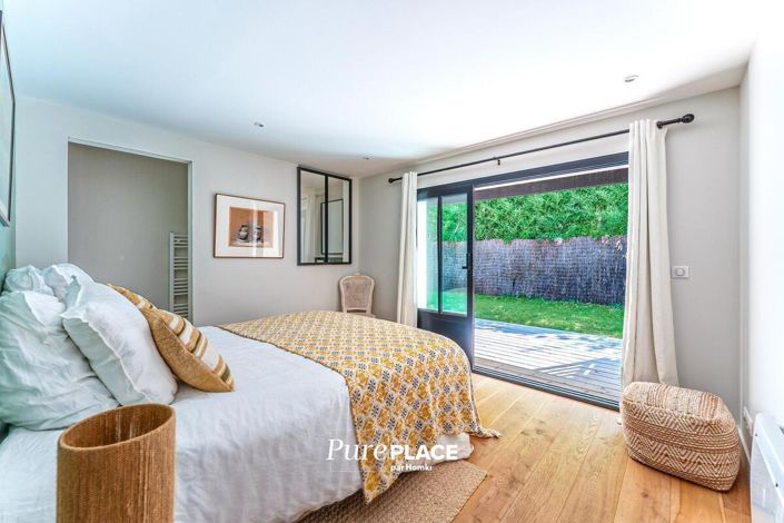 Image No.17-6 Bed House for sale