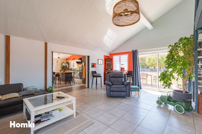 Image No.6-4 Bed House for sale