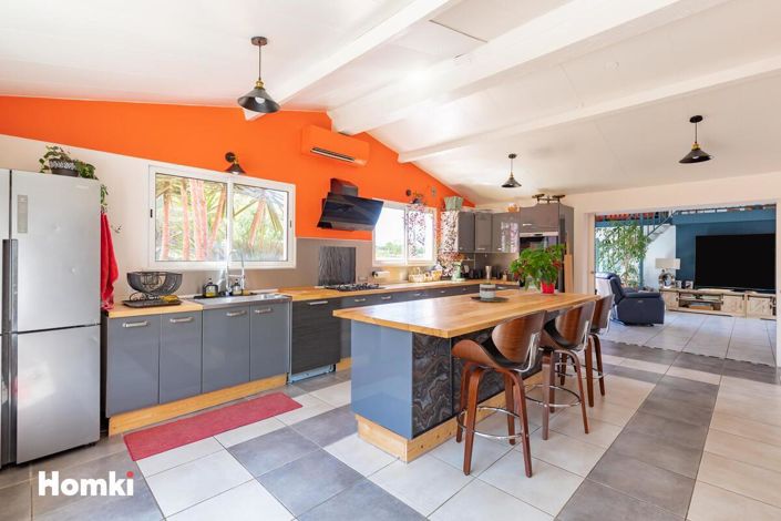 Image No.8-4 Bed House for sale